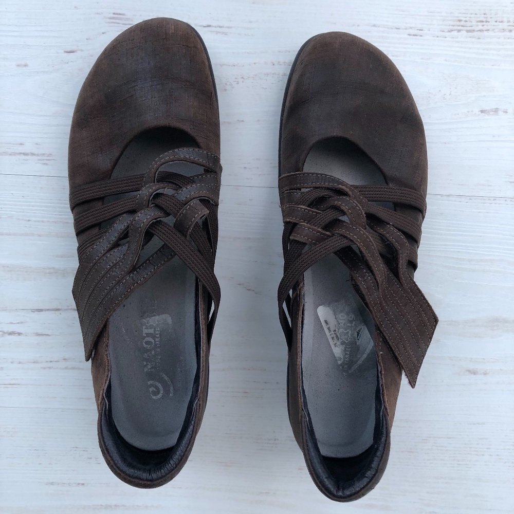 Naot brown mary jane strappy shoes 40